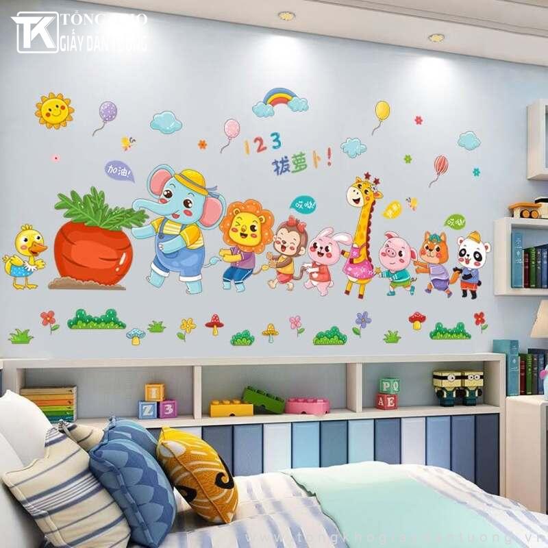 Decal nhiều màu sắc với họa tiết ngộ nghĩnh trang trí phòng bé