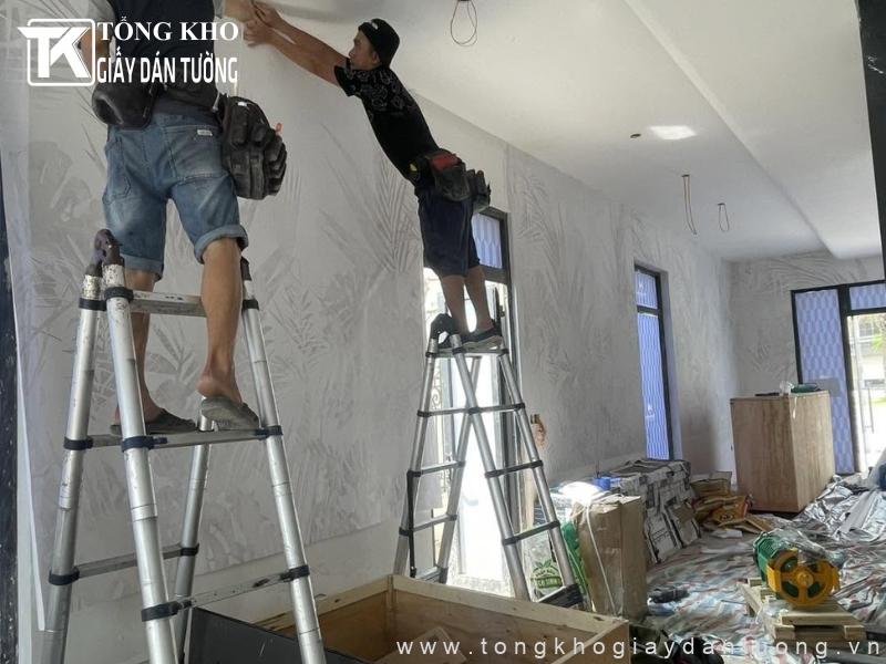 Bảng báo giá giấy dán tường năm 2026 4 Bảng giá nhân công giấy dán tường có nhiều mức