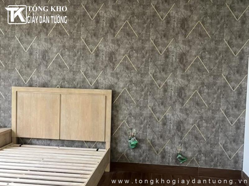 Thi công giấy dán tường Huyện Cần Giờ tại nhà chị Lan 2 Các dòng giấy dán tường chống ẩm được nhiều khách hàng ưa chuộng sử dụng