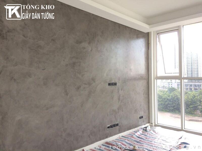 Dù là nhà mới những đội ngũ vẫn phải đảm bảo bề mặt tường phải khô, sạch và phẳng