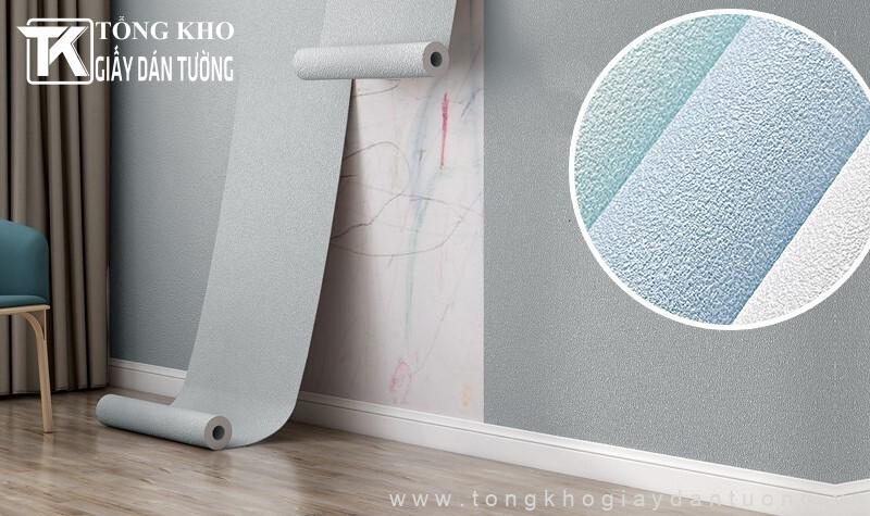 Bề mặt của giấy dán tường được cải tiến giúp hơi ẩm khó xâm nhập vào bên trong giấy
