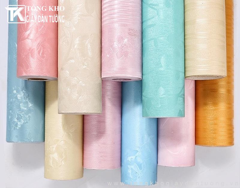 Dự án thi công giấy dán tường Quận 8 cho gia đình chị Thư 8 Showroom Tổng kho Giấy Dán Tường với đa dạng mẫu mã để khách hàng xem trực tiếp