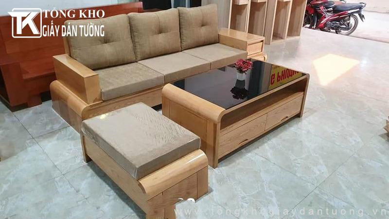 Dự án thi công giấy dán tường Quận 10 cho nhà chị Trâm 6 Di dời và che chắn nội thất trước khi thi công để đảm bảo vệ sinh
